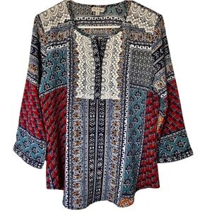 Antilia Femme Split Neck 3/4 Sleeve Tunic Top. Size Medium